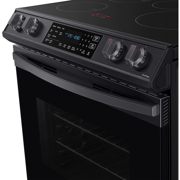  Samsung 30-inch Slide-in Induction Range with Convection+ Technology NE63B8611SG/AA IMAGE 3