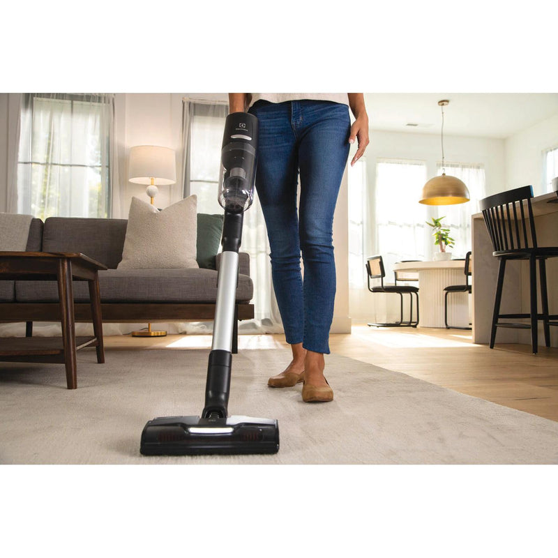 Electrolux Ultimate800™ Cordless Stick Vacuum EHVS85S3AU IMAGE 3